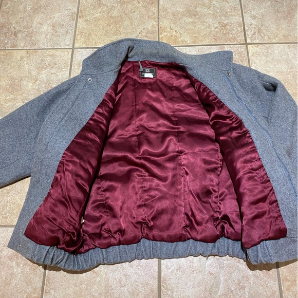 Vintage Givenchy wool bomber! - Picture 5 of 6